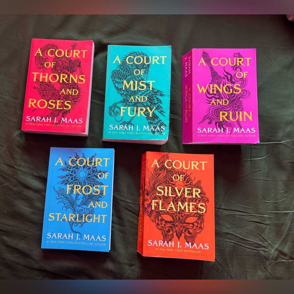 A Court of Thorns and Roses Series Set